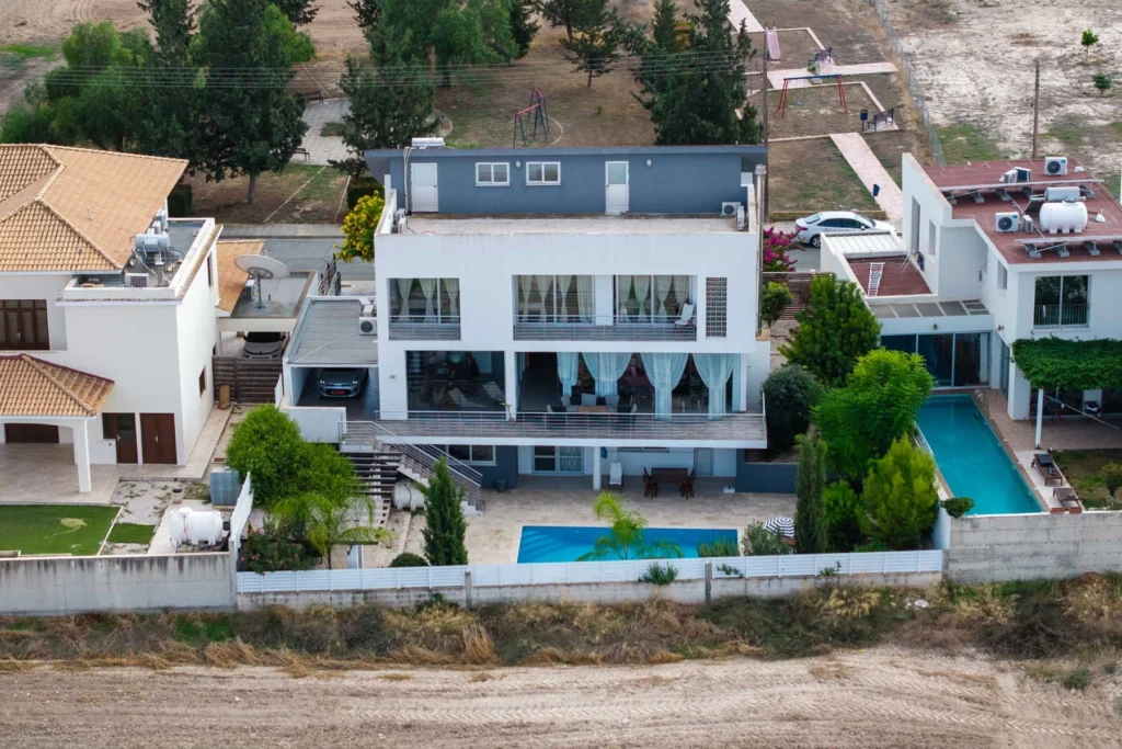 5 Bedroom House for Sale in Aradippou, Larnaca District