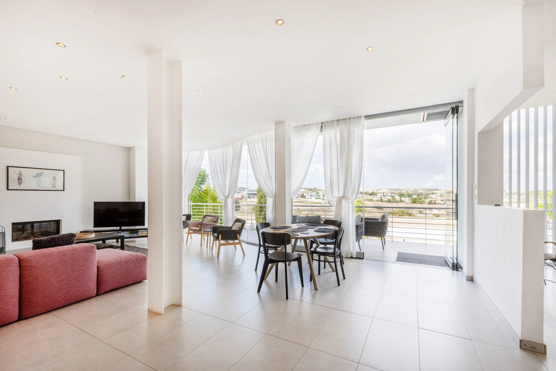5 Bedroom House for Sale in Aradippou, Larnaca District