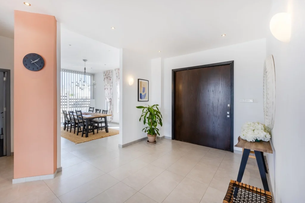 5 Bedroom House for Sale in Aradippou, Larnaca District