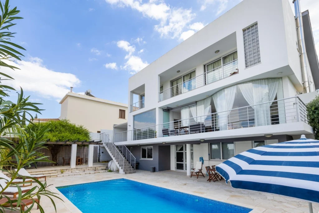 5 Bedroom House for Sale in Aradippou, Larnaca District