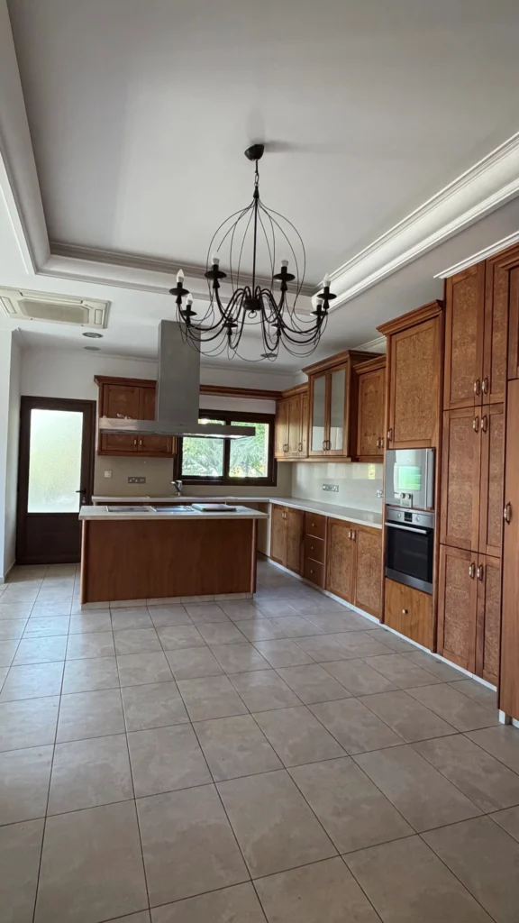 6+ Bedroom House for Sale in Limassol District