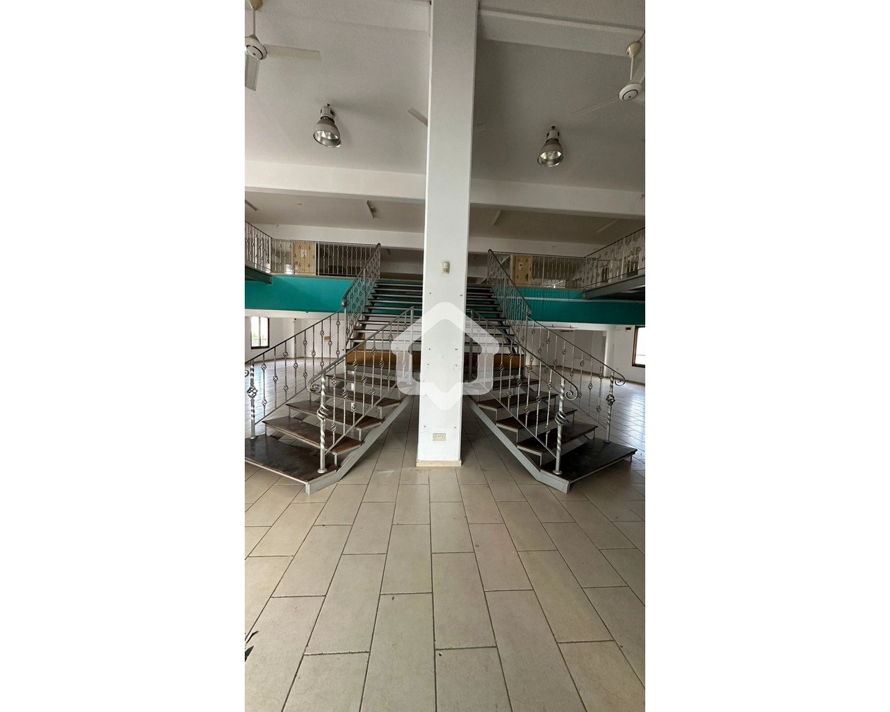 550m² Office for Rent in Larnaca District