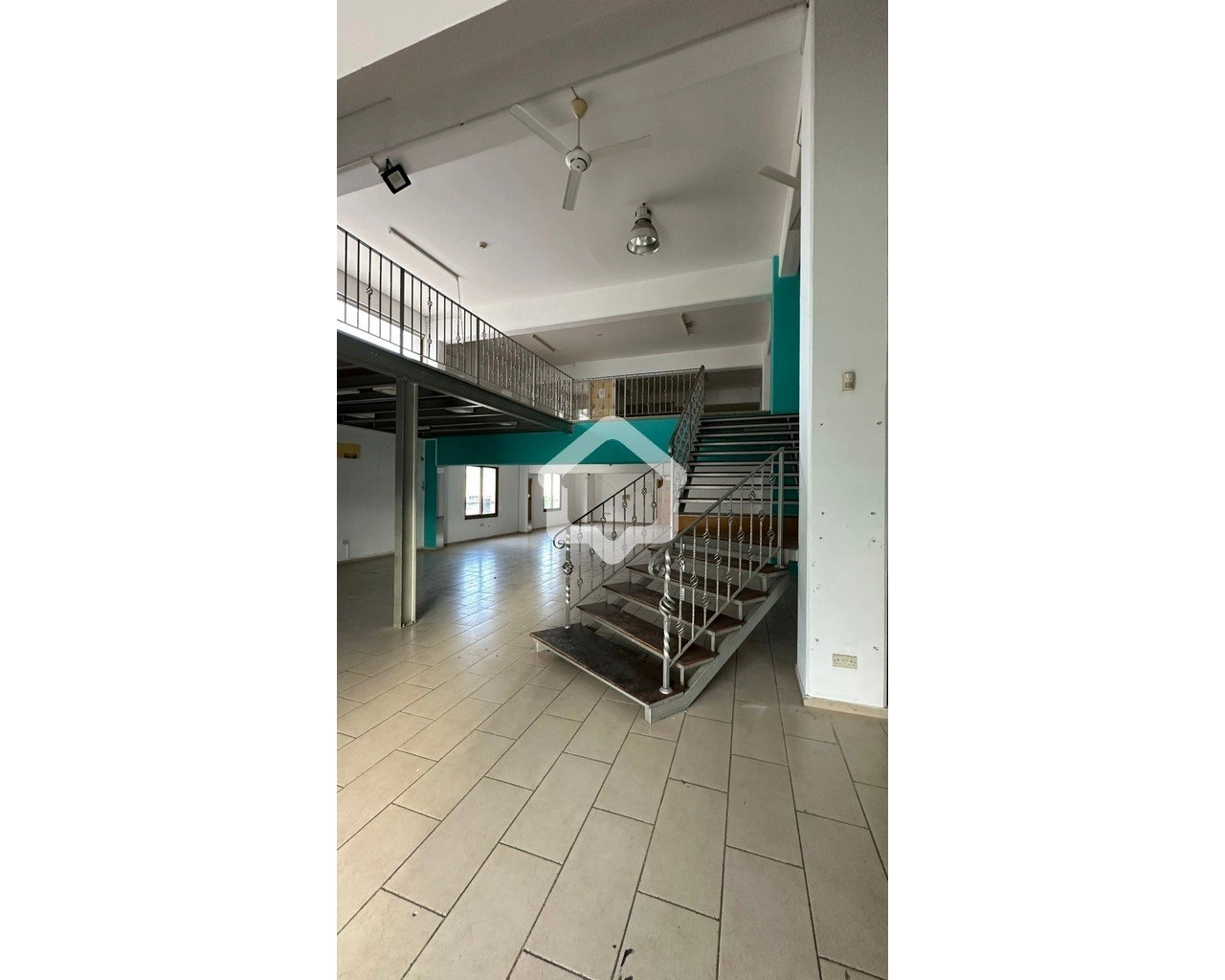 550m² Office for Rent in Larnaca District