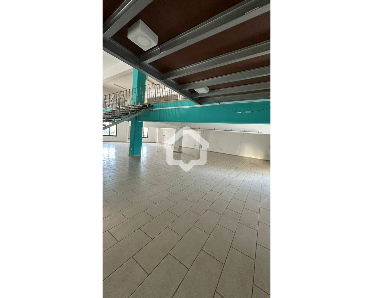550m² Office for Rent in Larnaca District