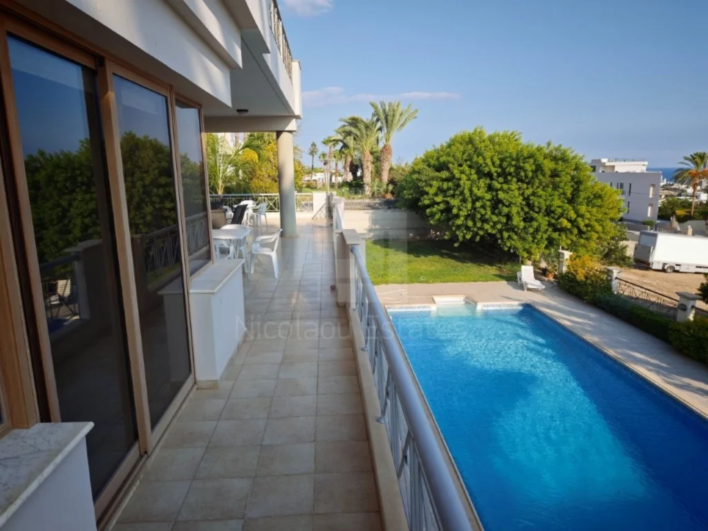 6+ Bedroom House for Sale in Limassol District