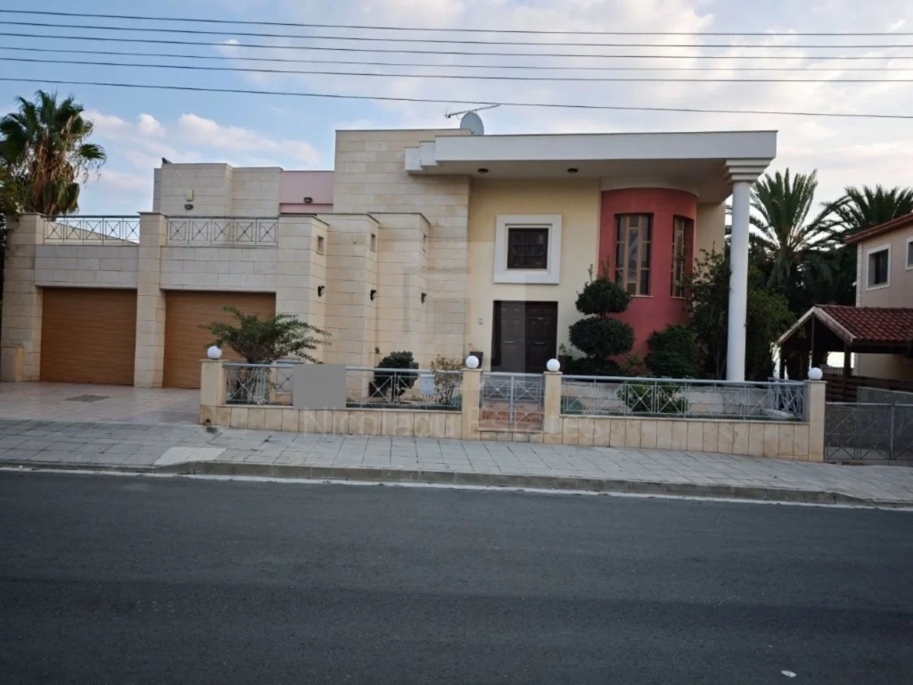 6+ Bedroom House for Sale in Limassol District