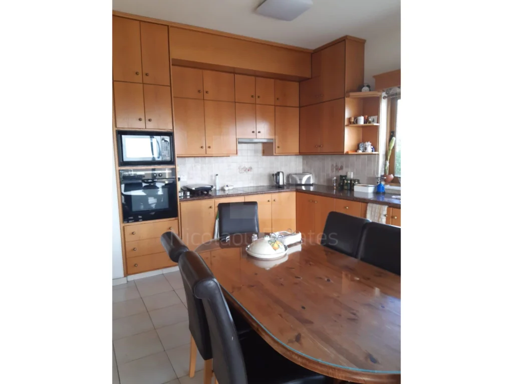 6+ Bedroom House for Sale in Limassol District