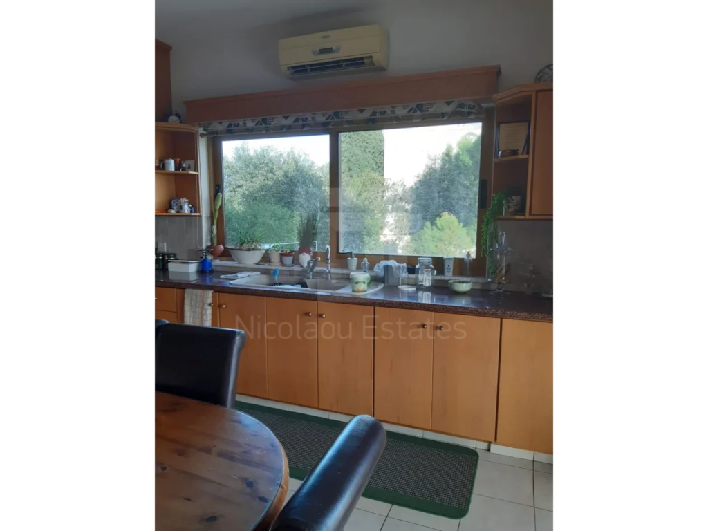 6+ Bedroom House for Sale in Limassol District