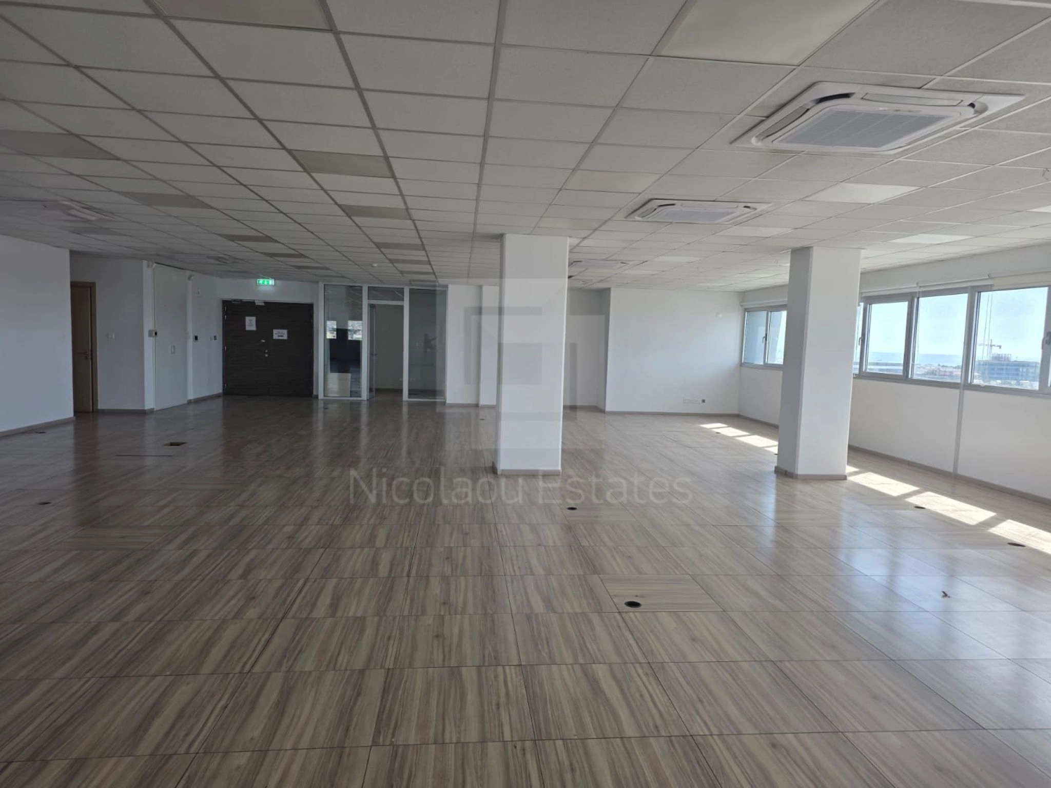 1000m² Office for Rent in Kato Polemidia, Limassol District