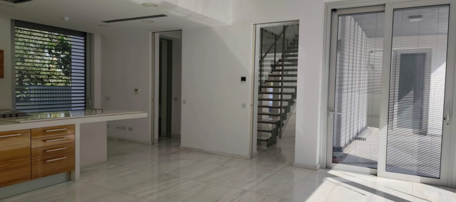 5-bedroom house with pool in Eleonon, Nicosia photo 8