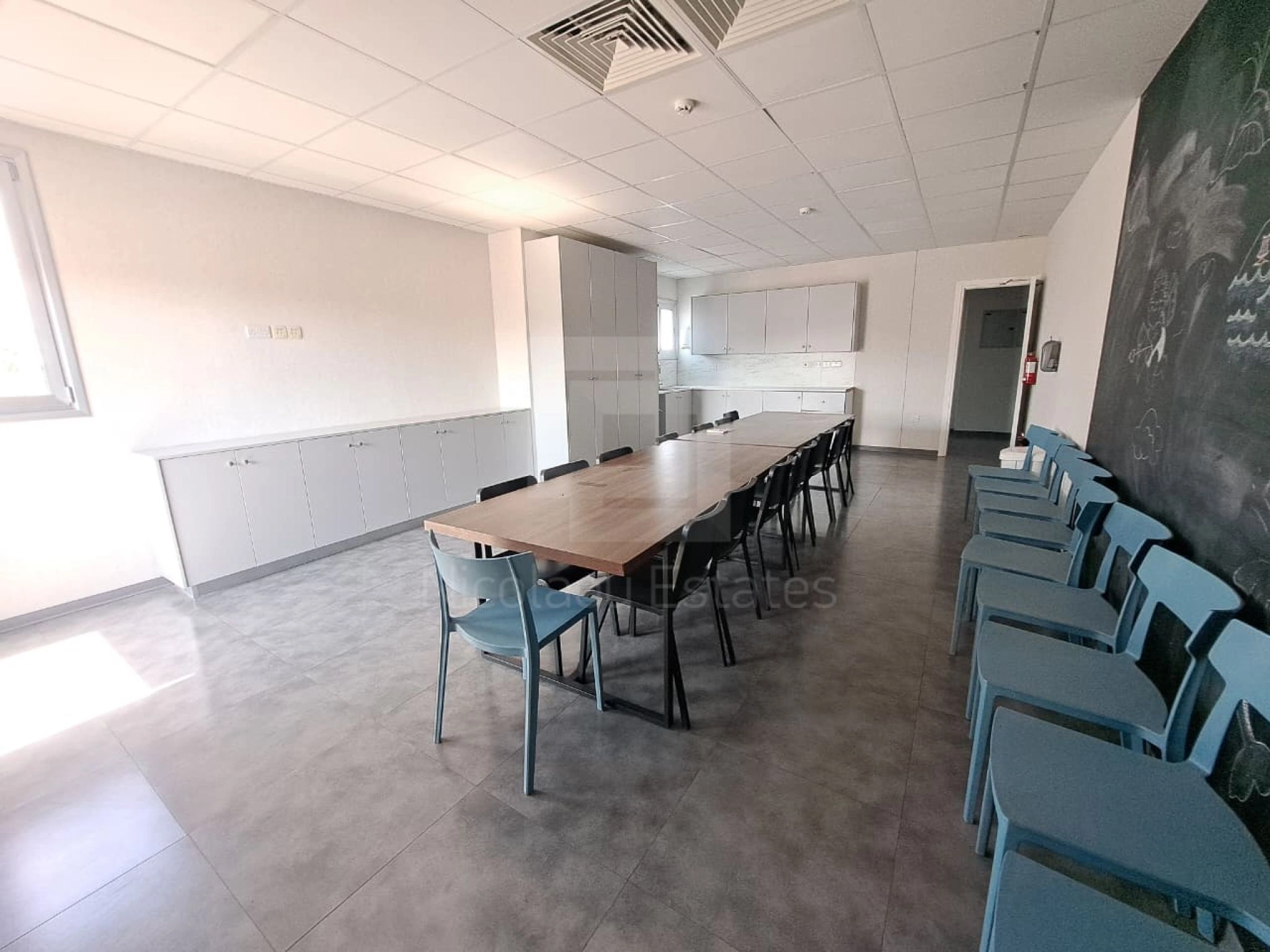 1600m² Building for Rent in Limassol District