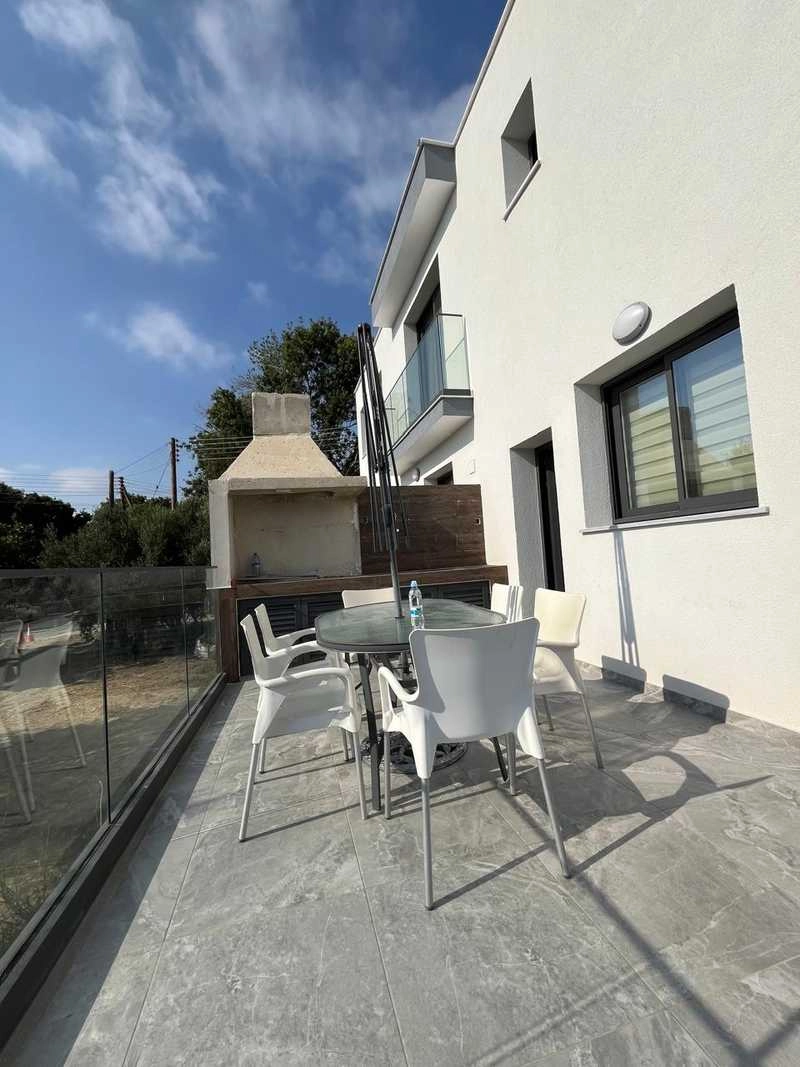 5 Bedroom House for Rent in Kissonerga, Paphos District