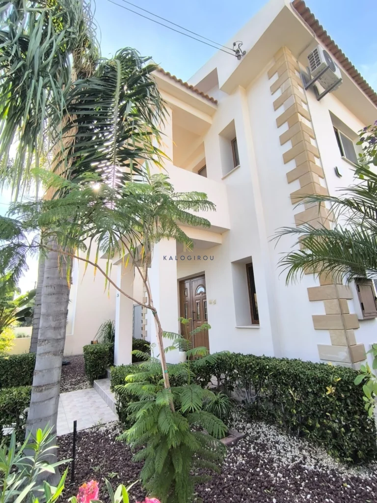 4 Bedroom House for Sale in Aradippou, Larnaca District
