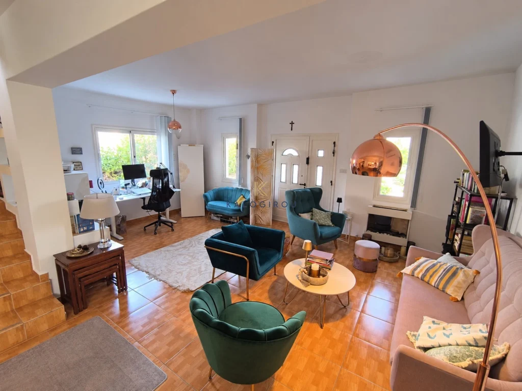 4 Bedroom House for Sale in Aradippou, Larnaca District
