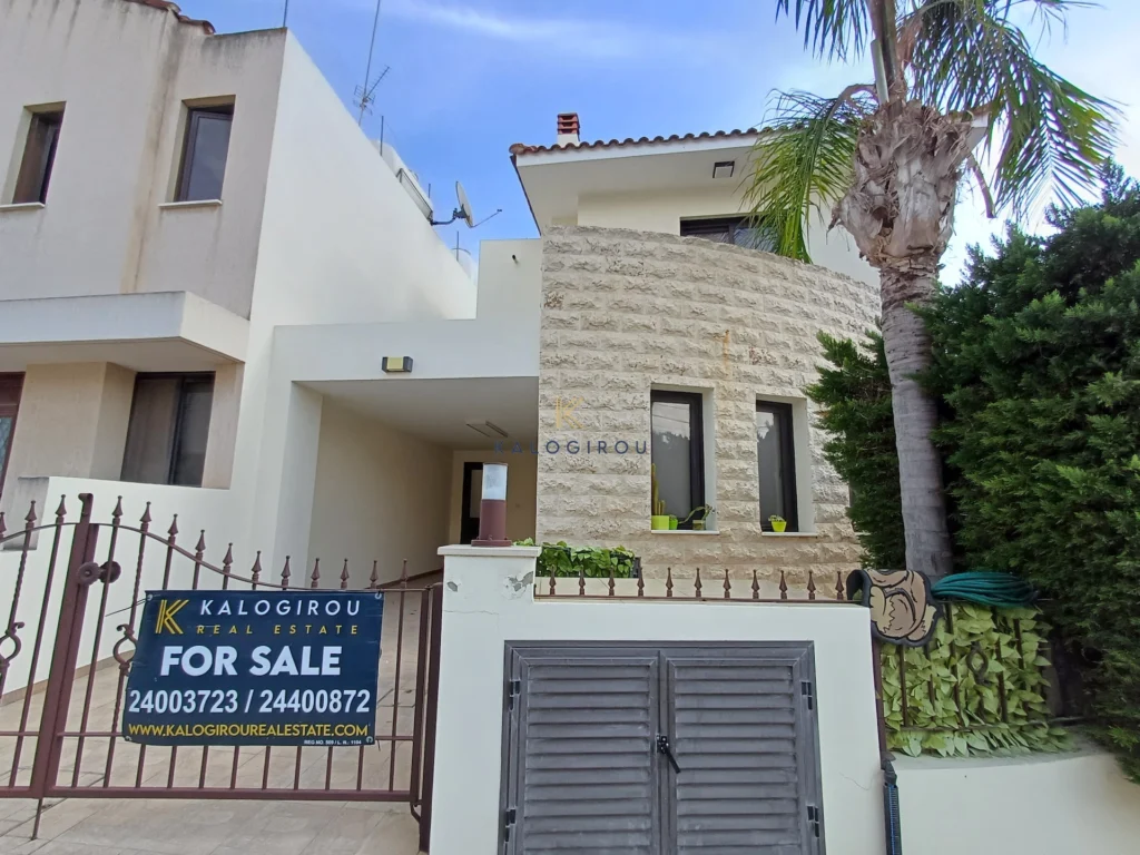 4 Bedroom House for Sale in Aradippou, Larnaca District