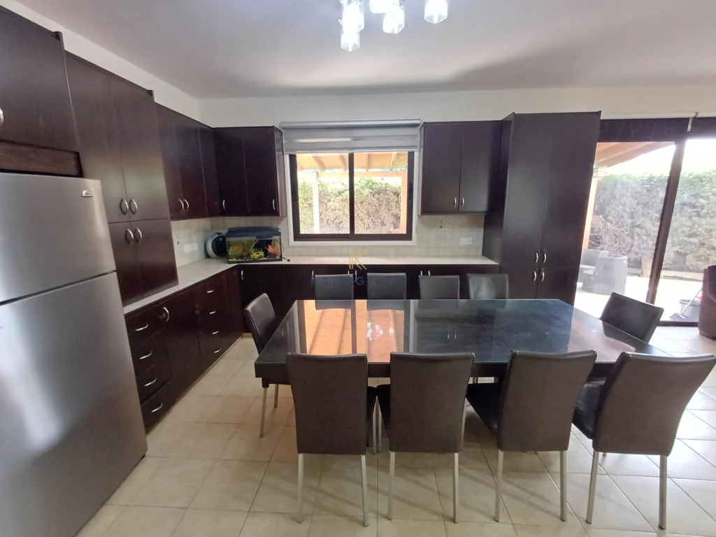 4 Bedroom House for Sale in Aradippou, Larnaca District