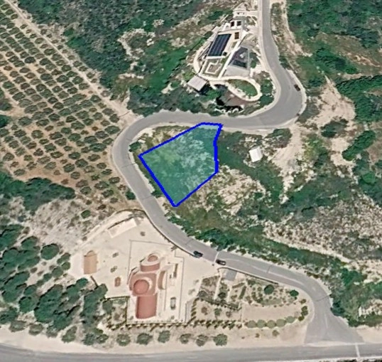 978 sq m residential plot for sale in Tala, Paphos photo 1