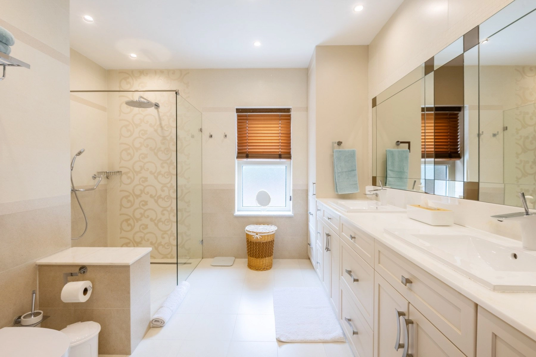 5 Bedroom House for Sale in Larnaca District
