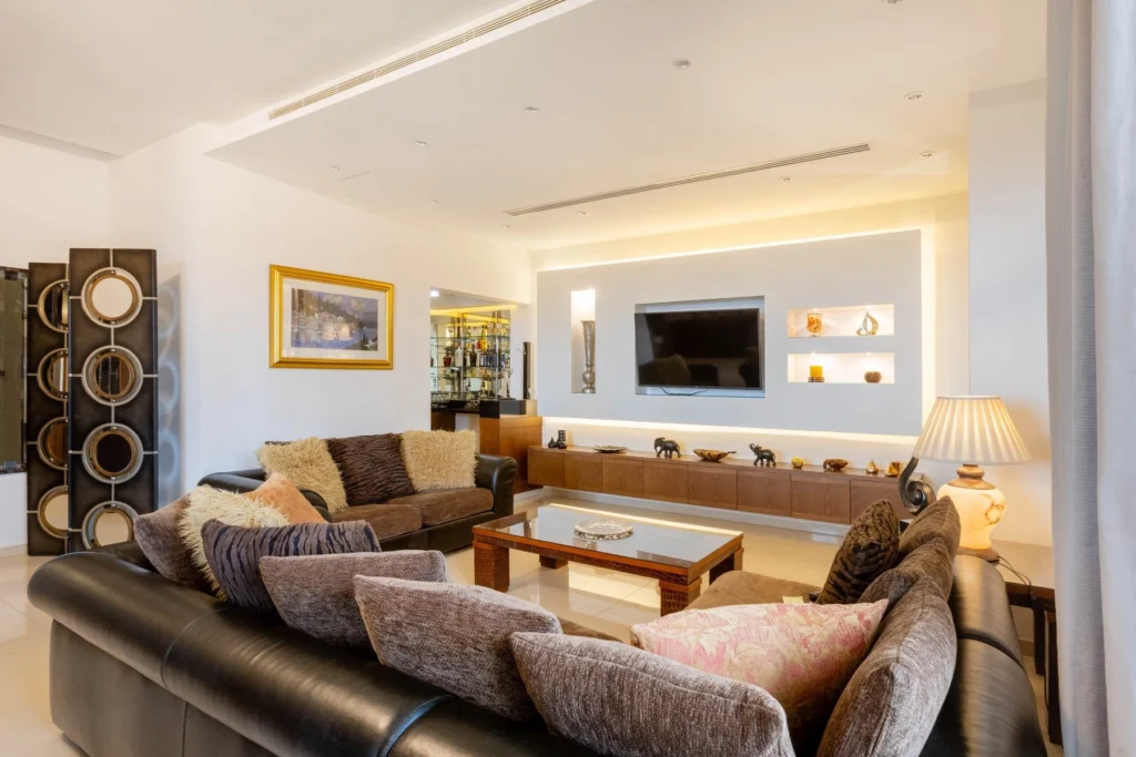 5 Bedroom House for Sale in Larnaca District