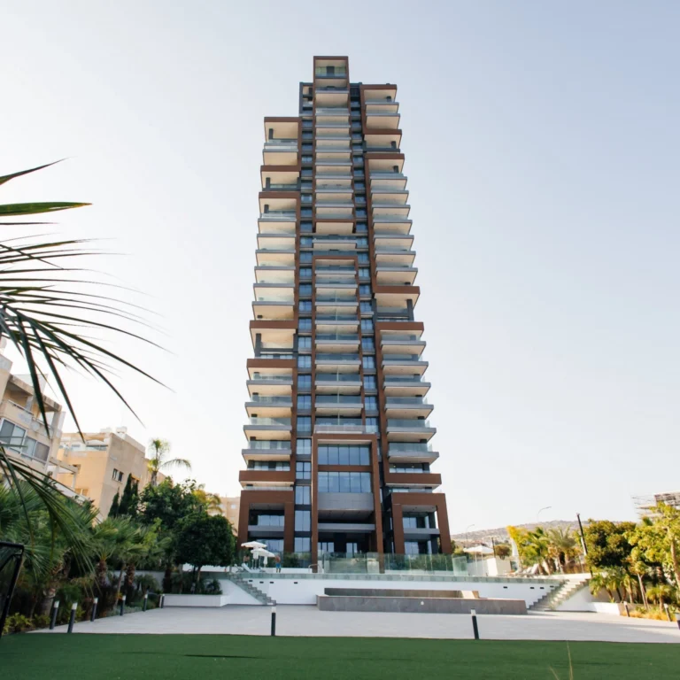 4 Bedroom Apartment for Sale in Agios Tychonas, Limassol District