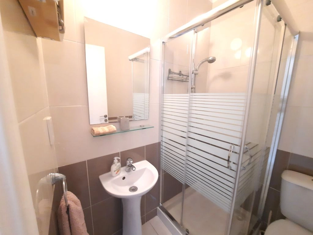 2-bed townhouse with communal pools in Anarita photo 15