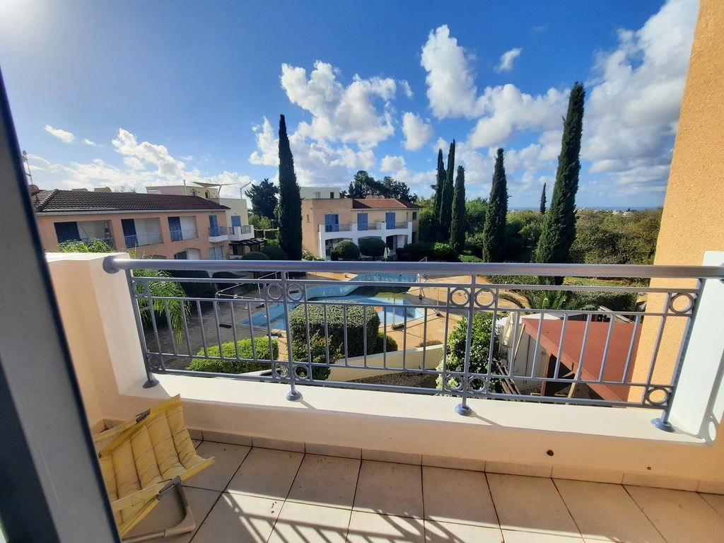2-bed townhouse with communal pools in Anarita photo 16