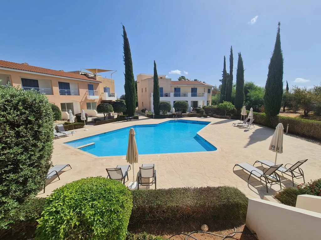 2-bed townhouse with communal pools in Anarita photo 18