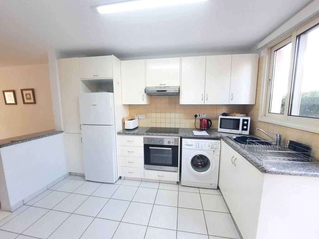 2-bed townhouse with communal pools in Anarita photo 2