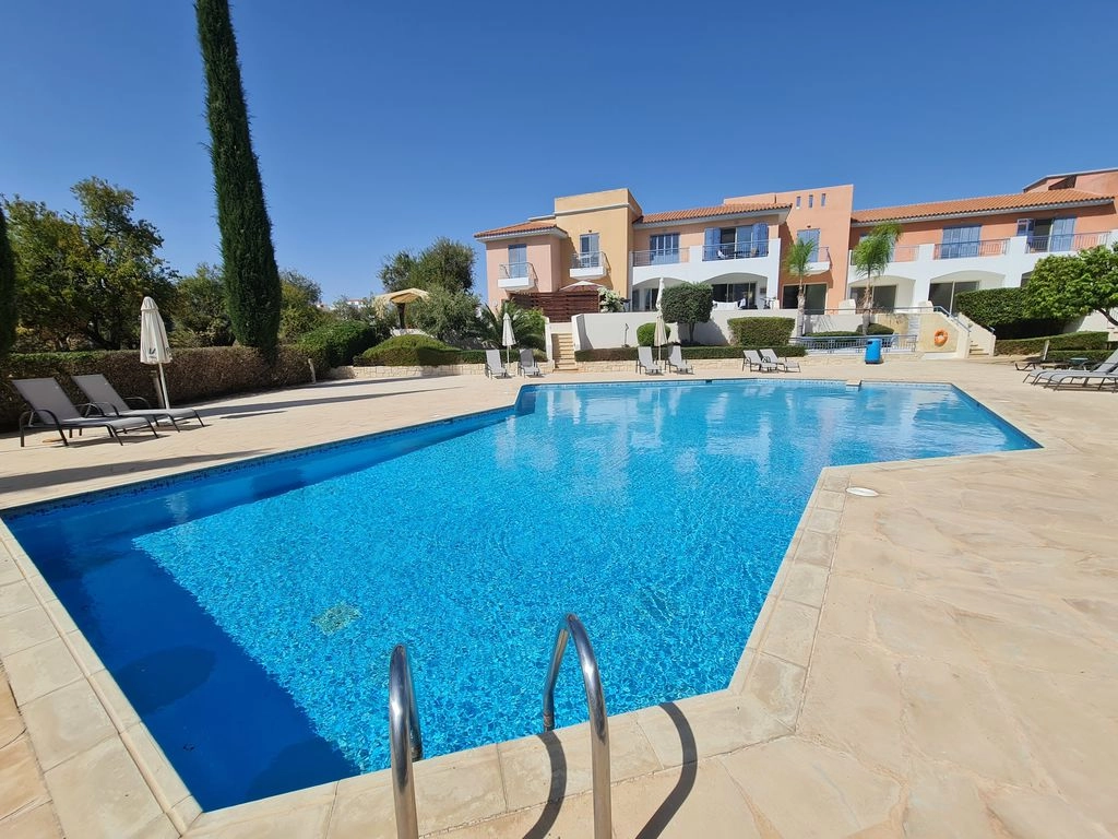 2-bed townhouse with communal pools in Anarita photo 20