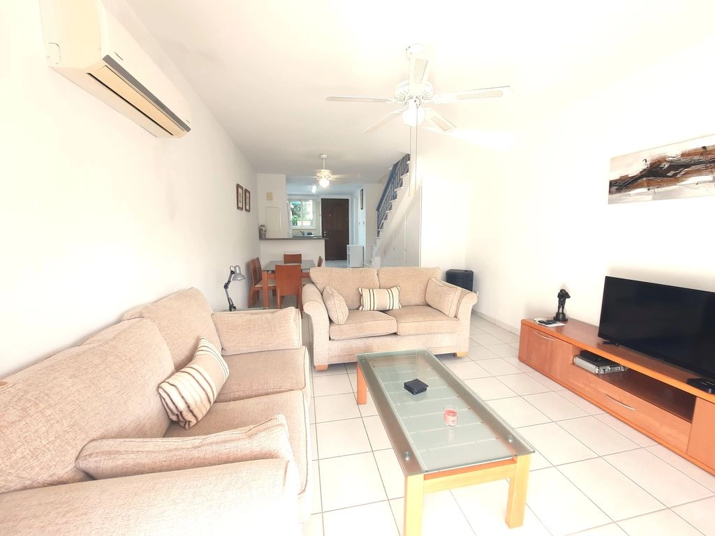 2-bed townhouse with communal pools in Anarita photo 8