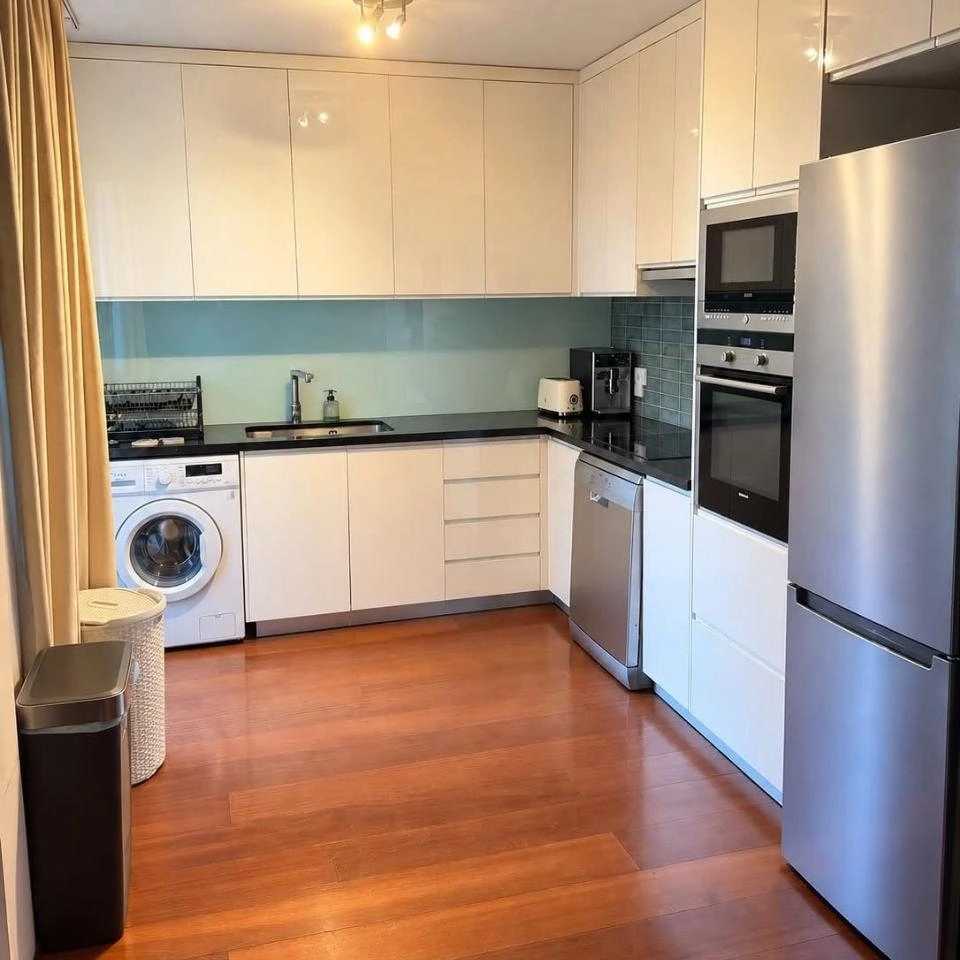 2-bed furnished apartment with terrace in Acropolis, Strovolos photo 3