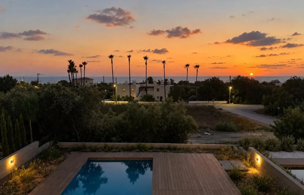 3-bed villa with private pool and sea views in Chlorakas