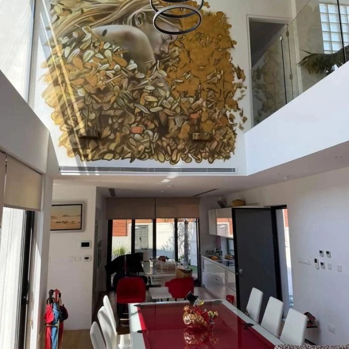 4-bed furnished villa with pool in Alampra, Nicosia photo 2