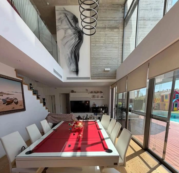 4-bed furnished villa with pool in Alampra, Nicosia photo 3