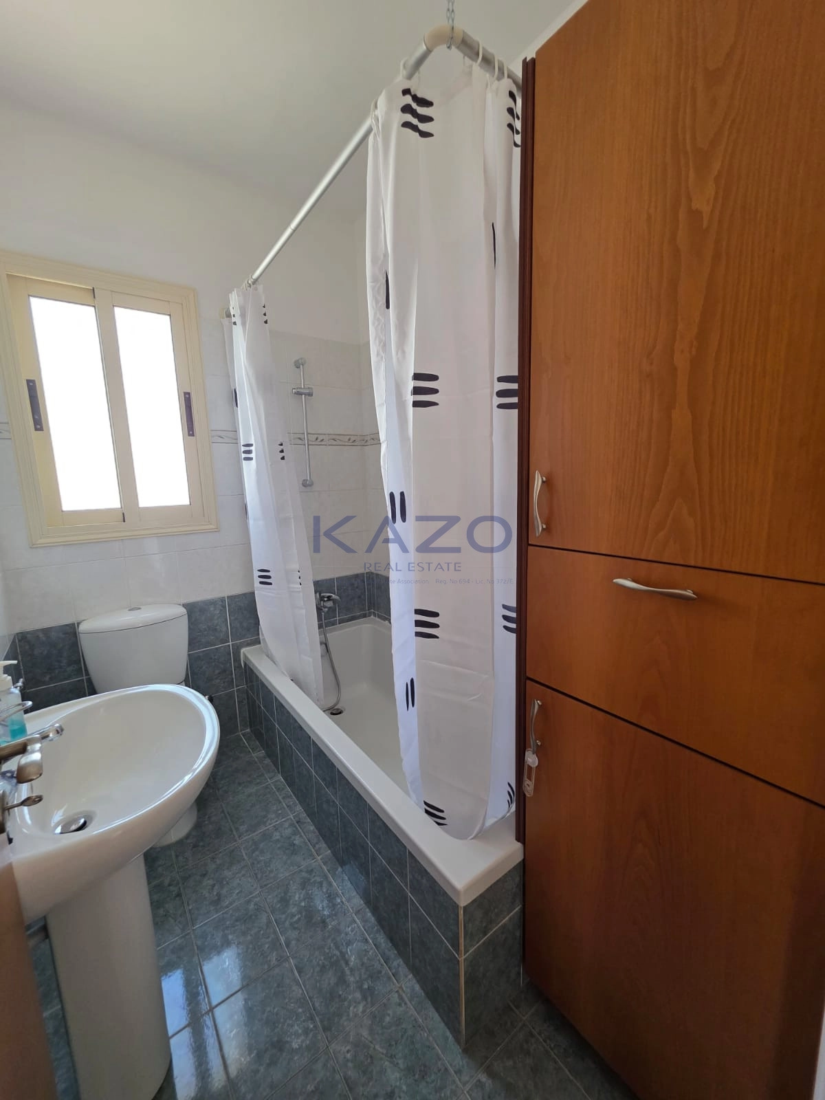 150m² Office for Rent in Limassol District