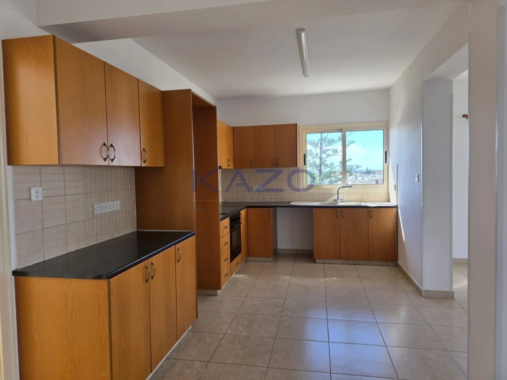 150m² Office for Rent in Limassol District