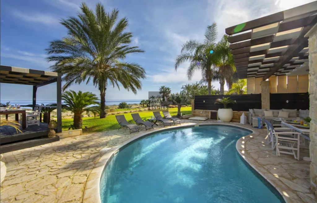 4-bed luxury villa with pool and sea view in Protaras photo 18