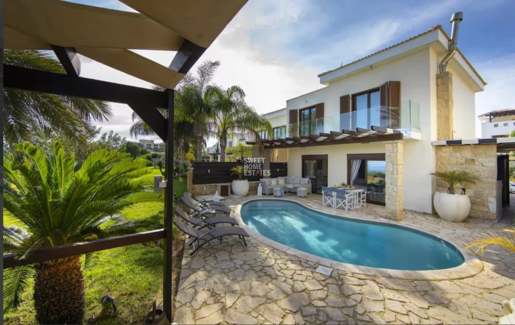 4-bed luxury villa with pool and sea view in Protaras photo 3