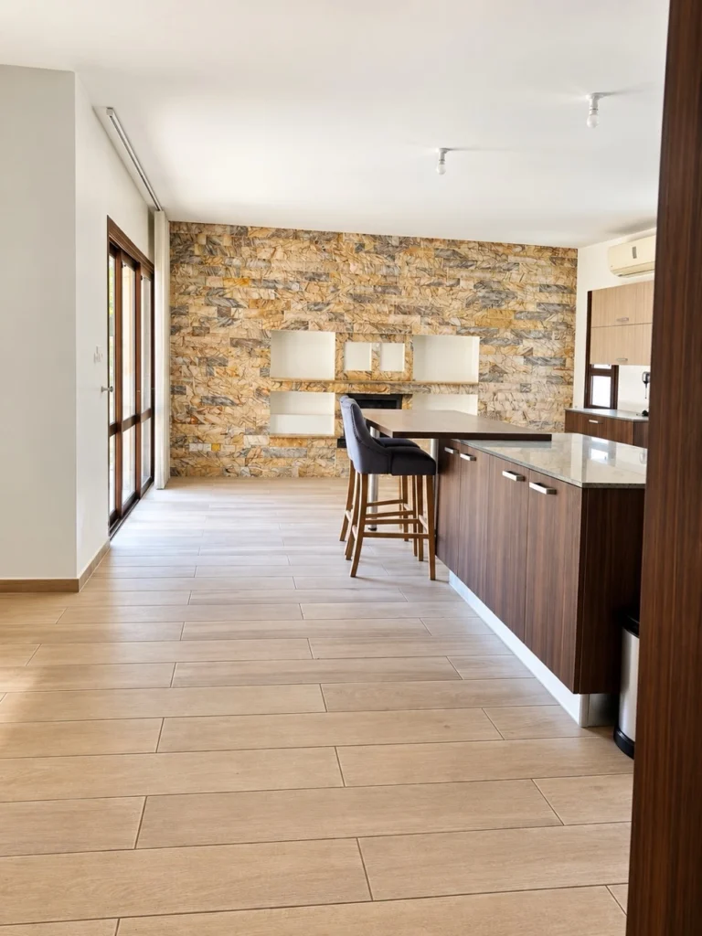 6-bedroom house with garden and covered parking in Latsia photo 3