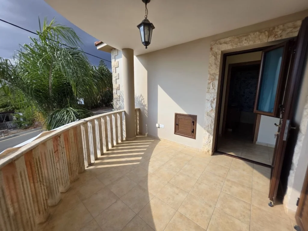 3-bedroom house for rent in Vrysoulles photo 2