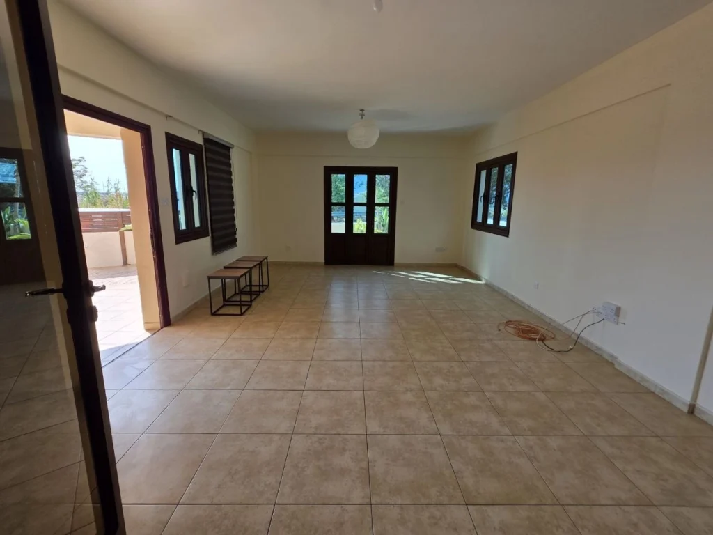 3-bedroom house for rent in Vrysoulles photo 5