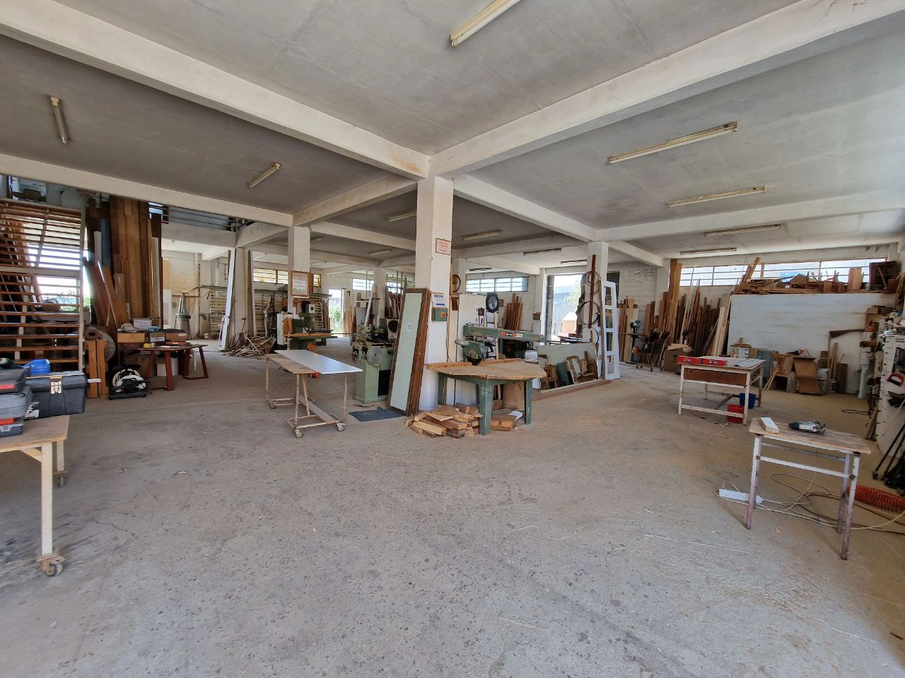 1000m² Building for Sale in Ypsonas, Limassol District