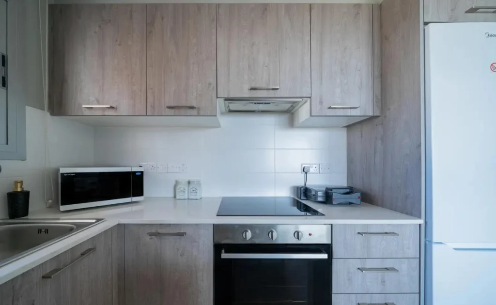 2-bed apartment with sea view in Mackenzie, Larnaca photo 2