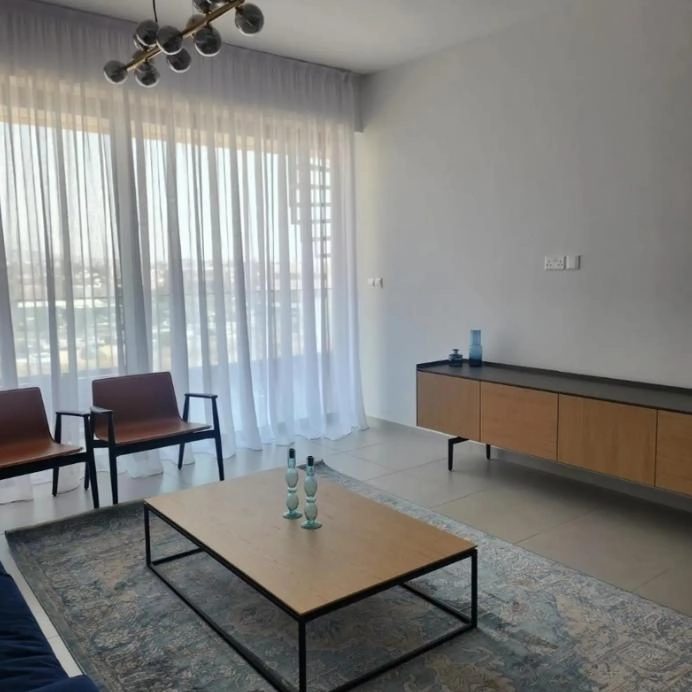2-bed furnished apartment with roof garden in Mesa Geitonia, Limassol photo 5