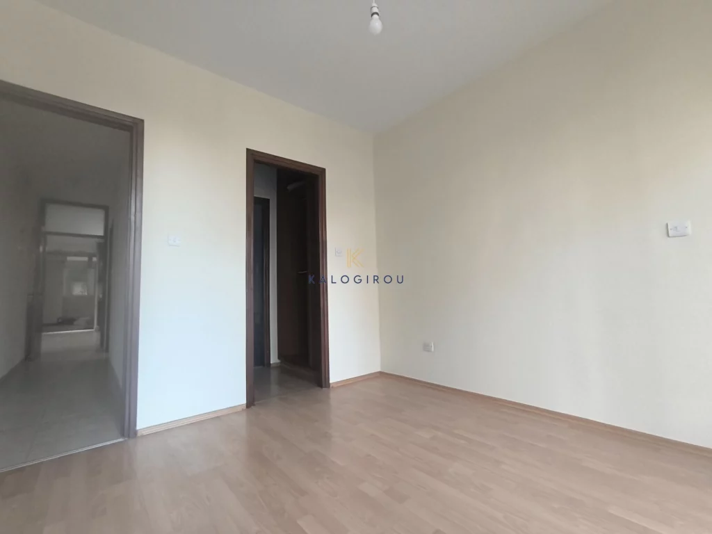 3-bed ground floor apartment for rent in Mall area, Larnaca photo 6