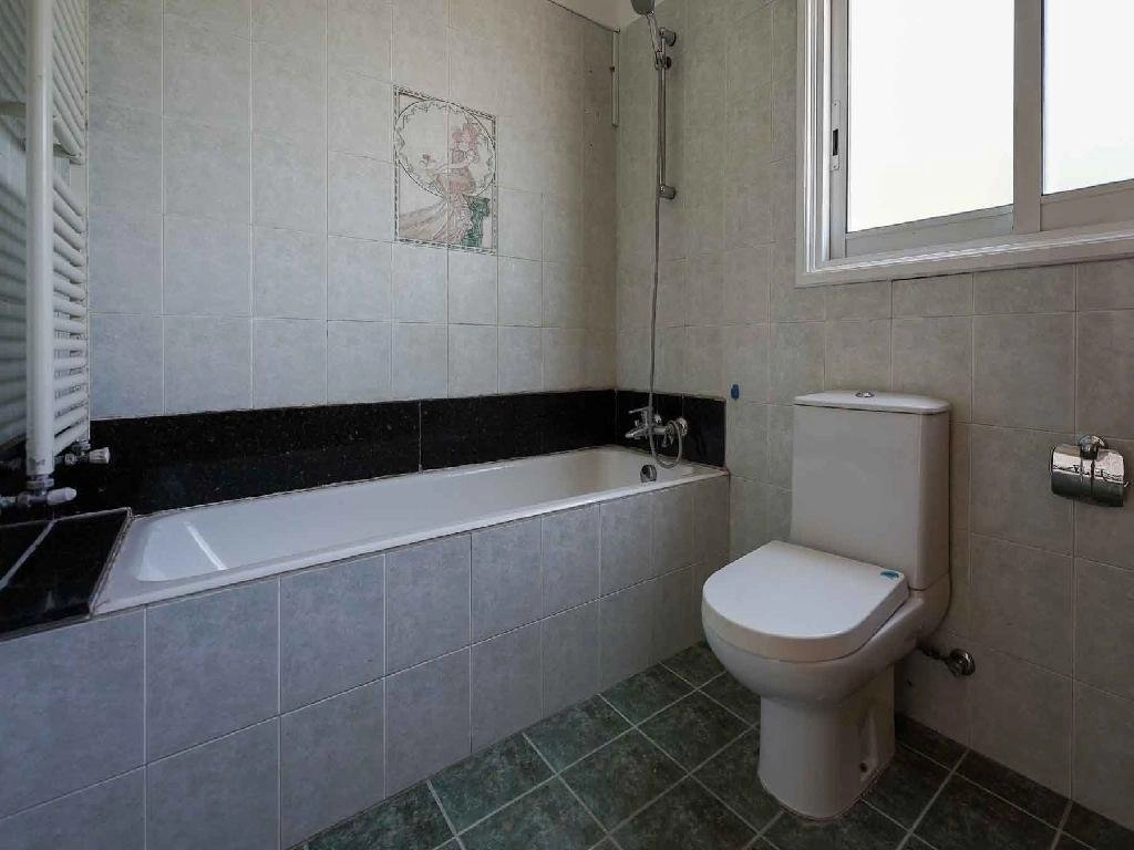 4-bed detached house with semi-basement in Geri photo 10