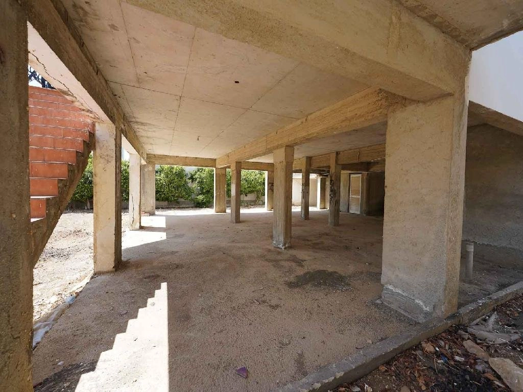 4-bed detached house with semi-basement in Geri photo 14