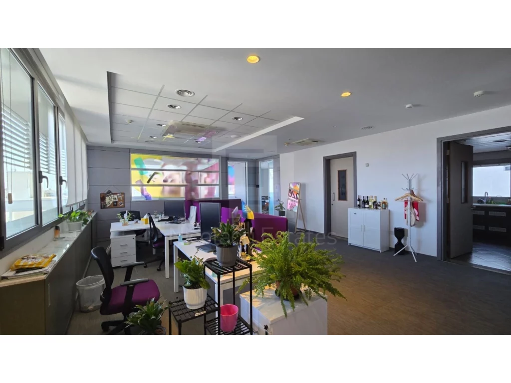 518 m² office for rent in Limassol city center photo 2