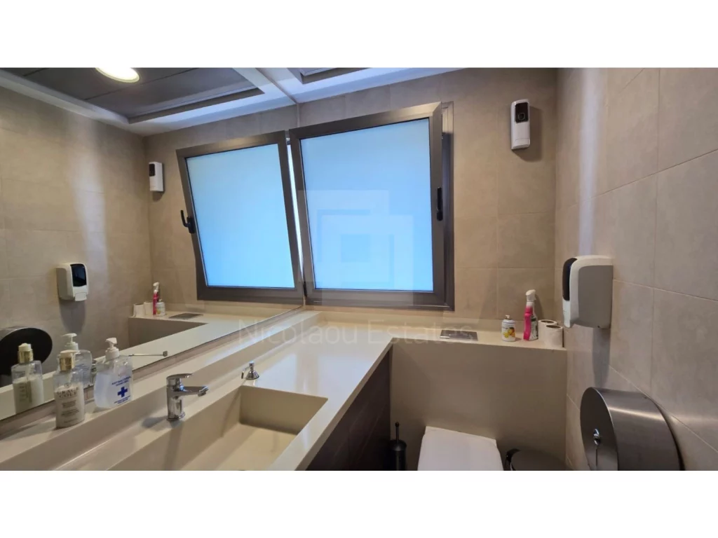 518 m² office for rent in Limassol city center photo 3