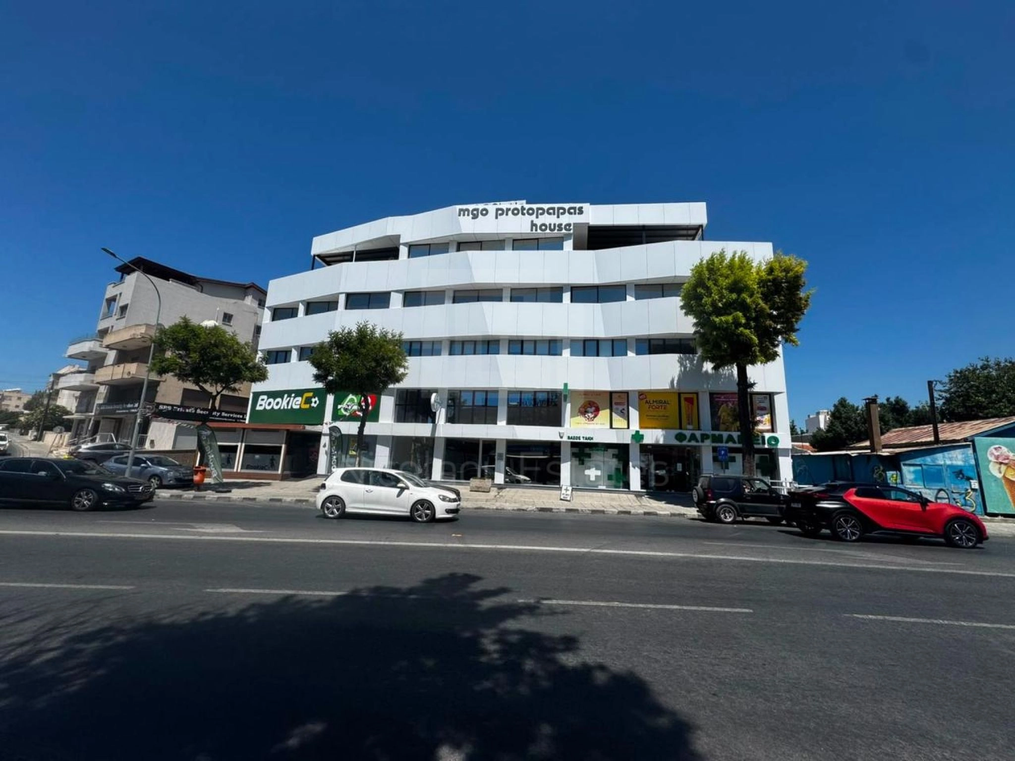 340m² Office for Rent in Limassol District